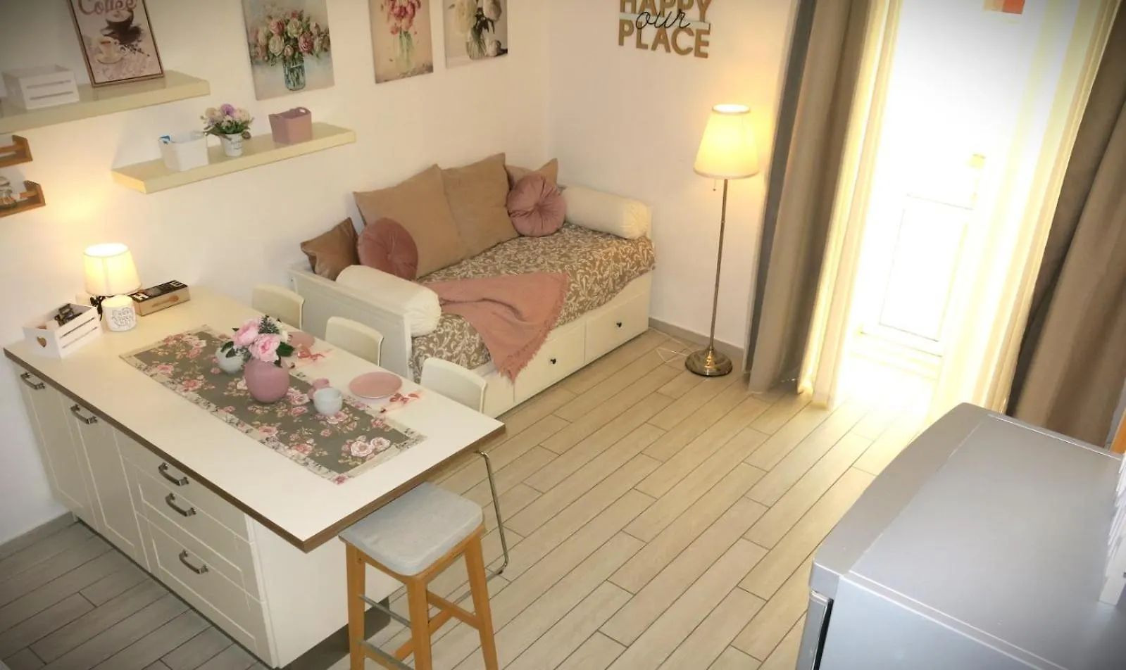 Chiaia Chic House Apartment Naples Italy