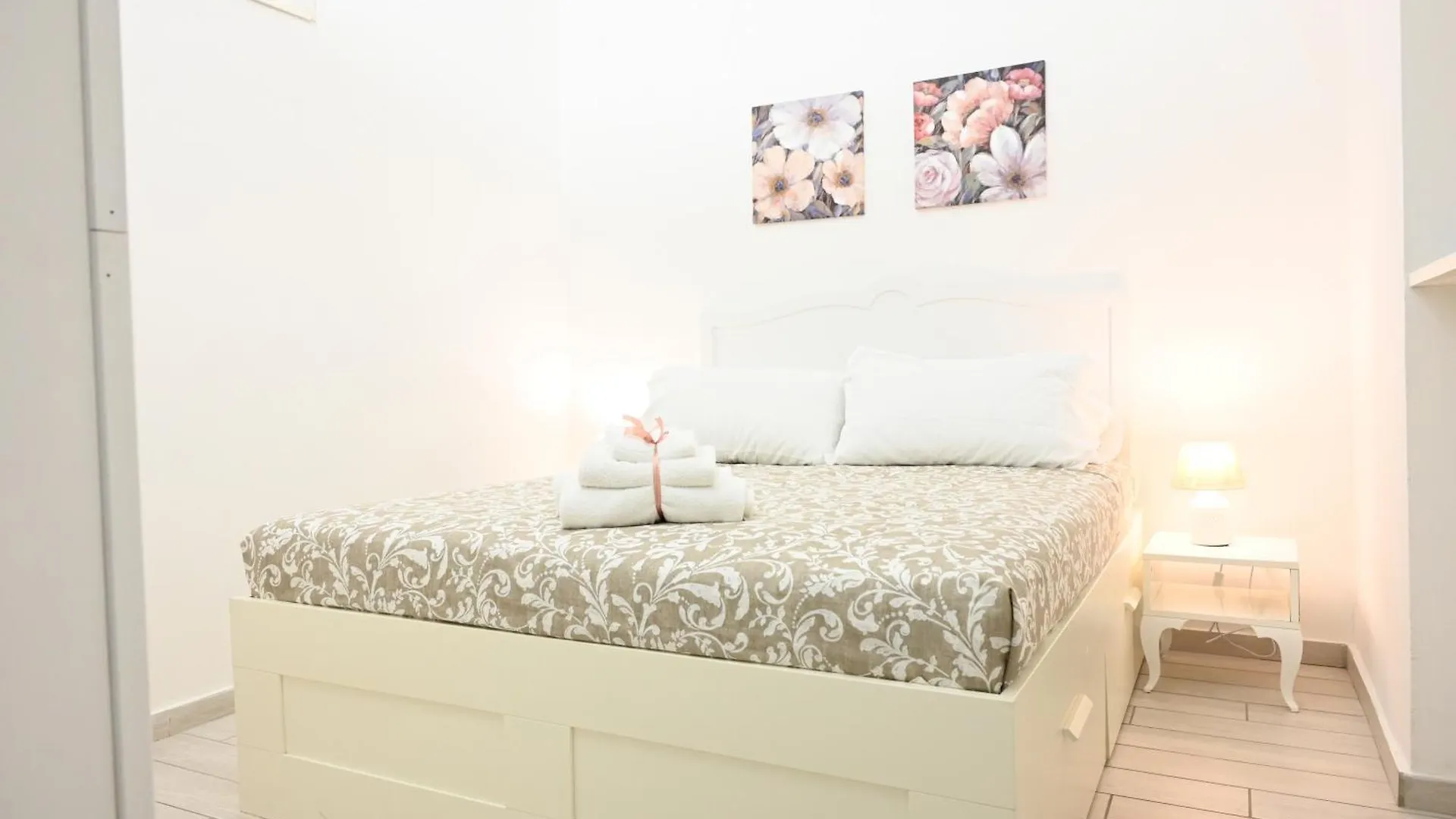 Chiaia Chic House Apartment Naples