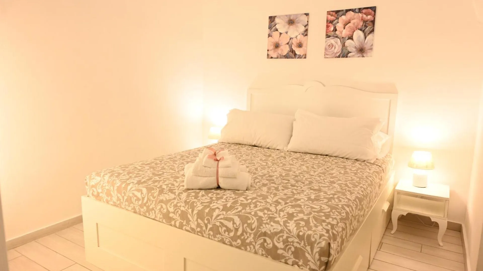 Chiaia Chic House Apartment Naples